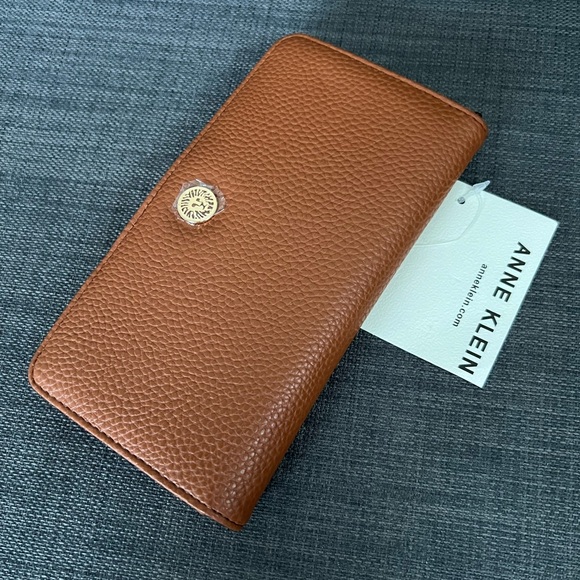 NWT ANNE KLEIN SLIM BIFOLD WALLET CARDHOLDER - Picture 1 of 5